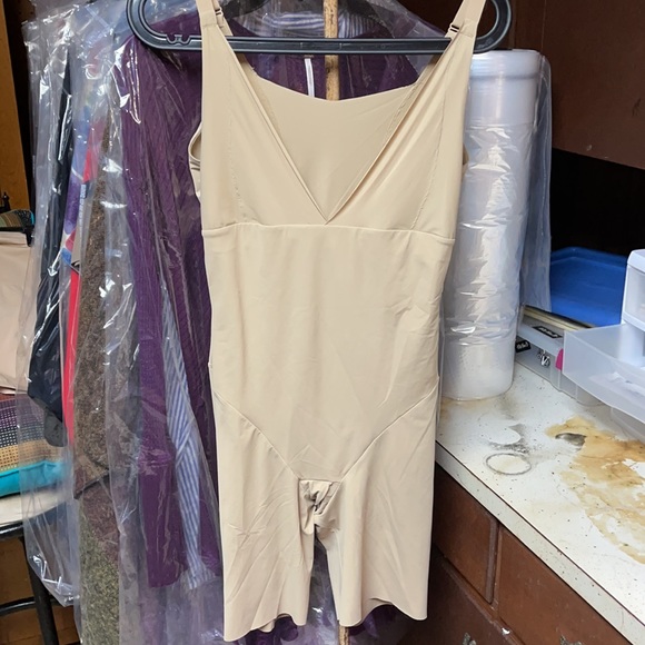 2 body shapers size XL - Picture 2 of 5